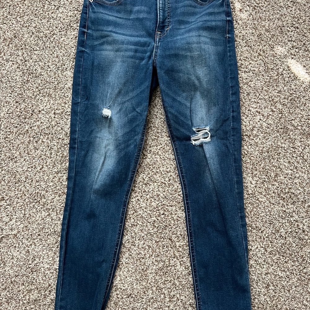 Lucky Brand Skinny Distressed Jeans 👖